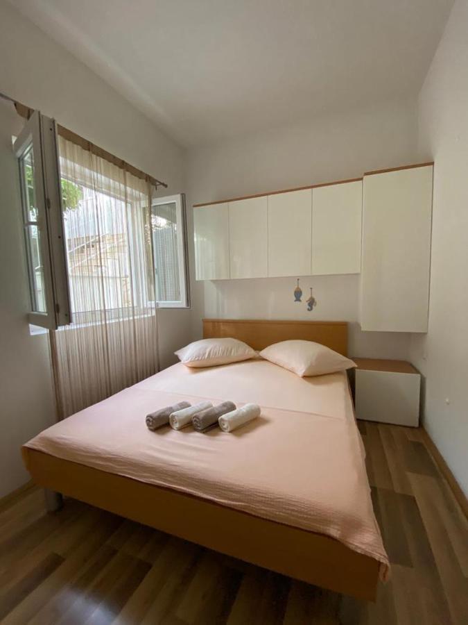 Apartmani Znaor Baska Voda Exterior photo