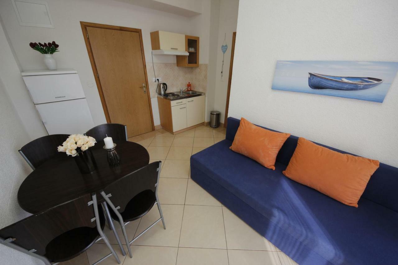 Apartmani Znaor Baska Voda Exterior photo