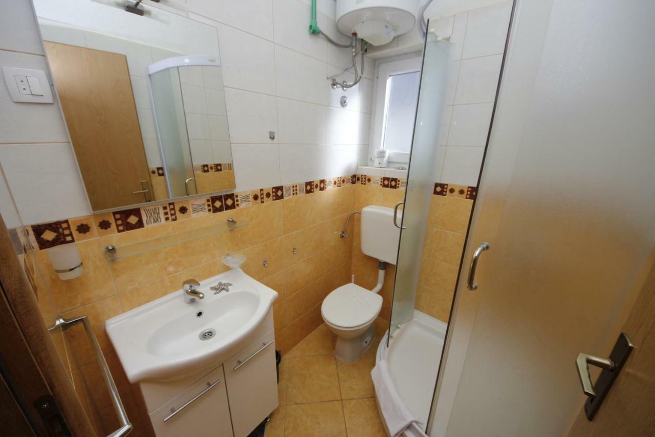 Apartmani Znaor Baska Voda Exterior photo