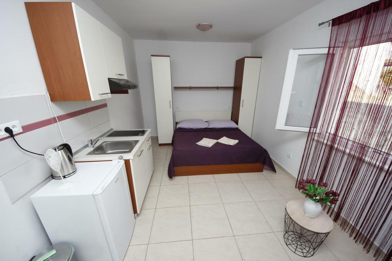 Apartmani Znaor Baska Voda Exterior photo