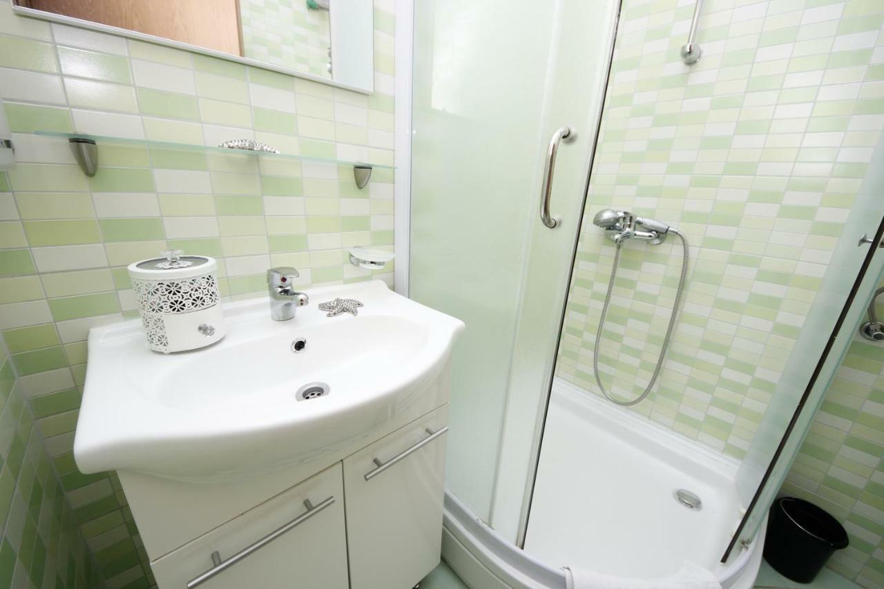 Apartmani Znaor Baska Voda Exterior photo