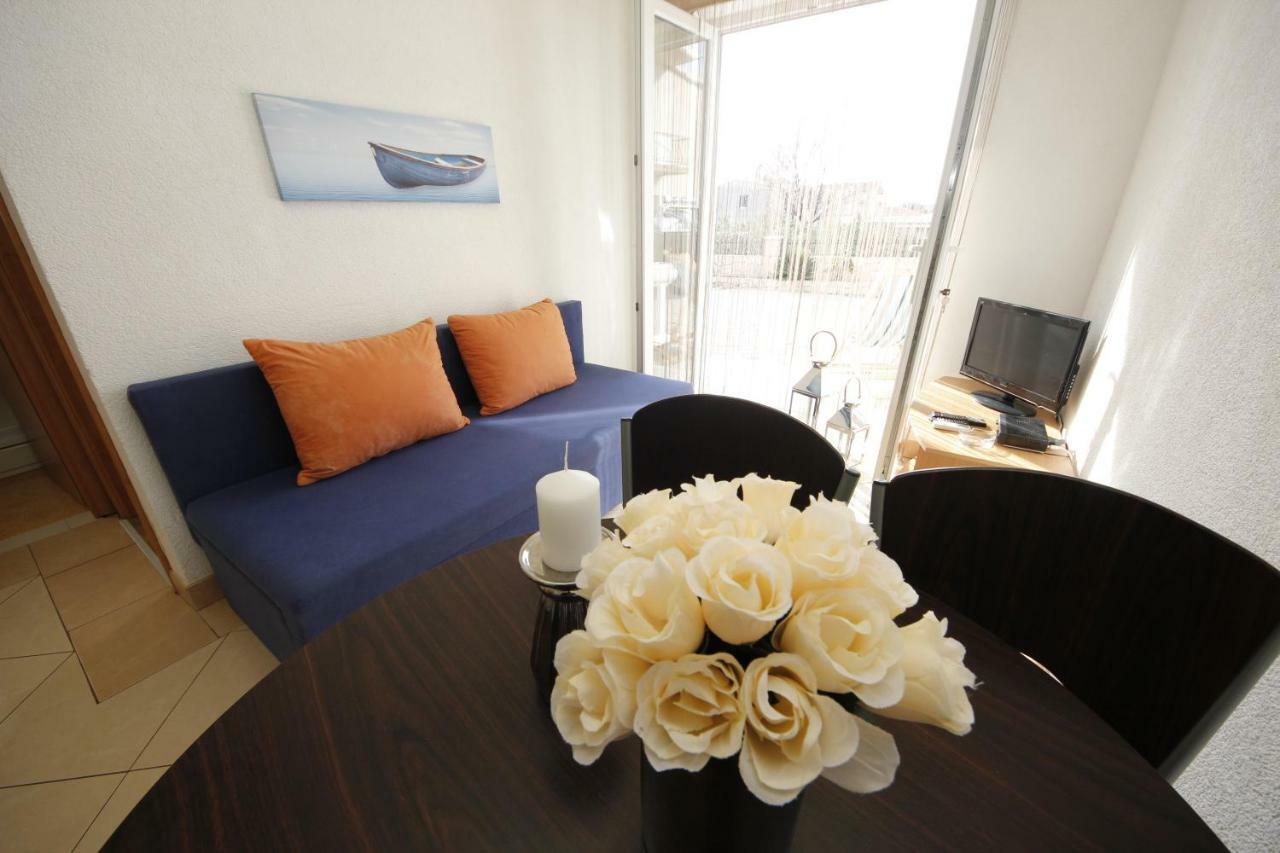 Apartmani Znaor Baska Voda Exterior photo